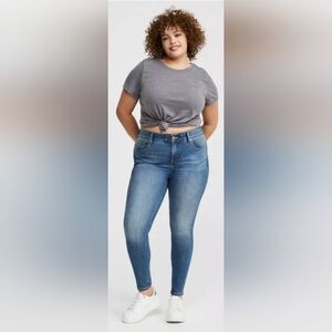 Torrid Bombshell Premium Stretch Skinny Jean Tummy Control Size 18R